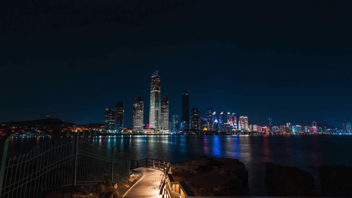 Qingdao Night View: Fushan Bay Light Show