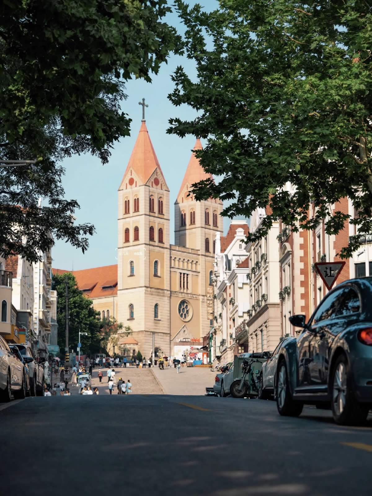 Qingdao's most European spot! The St. Michael's Cathedral is pure photo magic