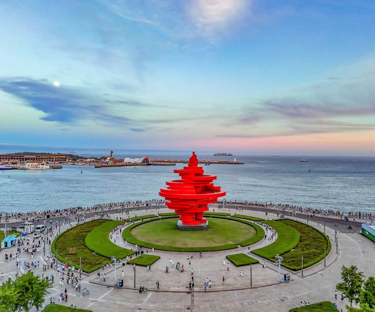 May Fourth Square: A Shared Memory for Qingdao Locals, a Must-Visit for Tourists!